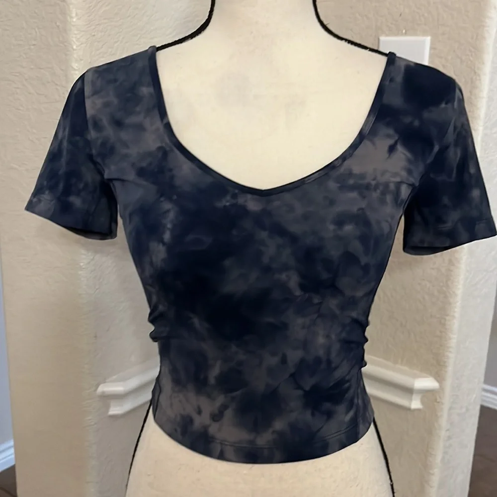 Lululemon align tee crop blue & gray tie dye top Size 4